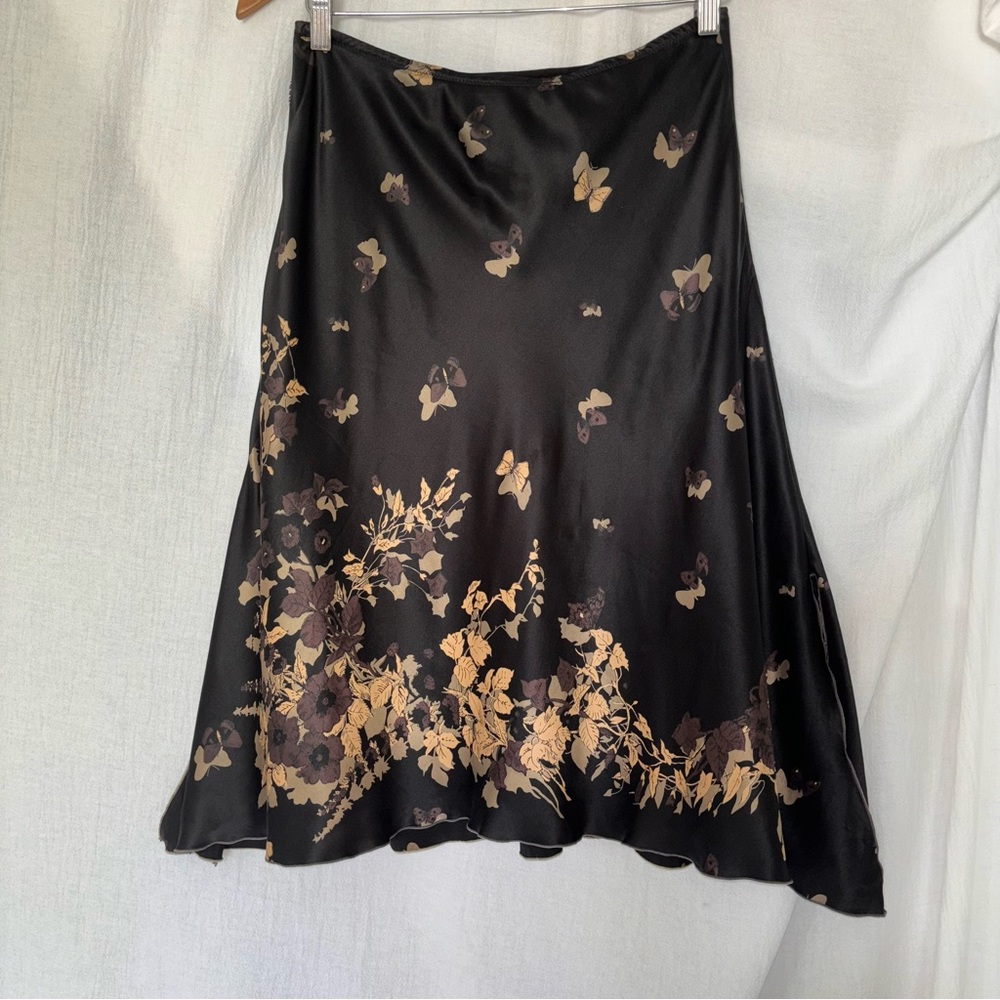 Studio M Black and Gold Asymmetrical Midi Skirt